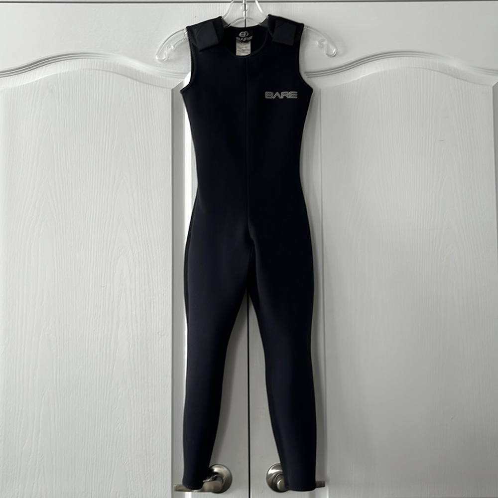 EUC Bare brand wetsuit